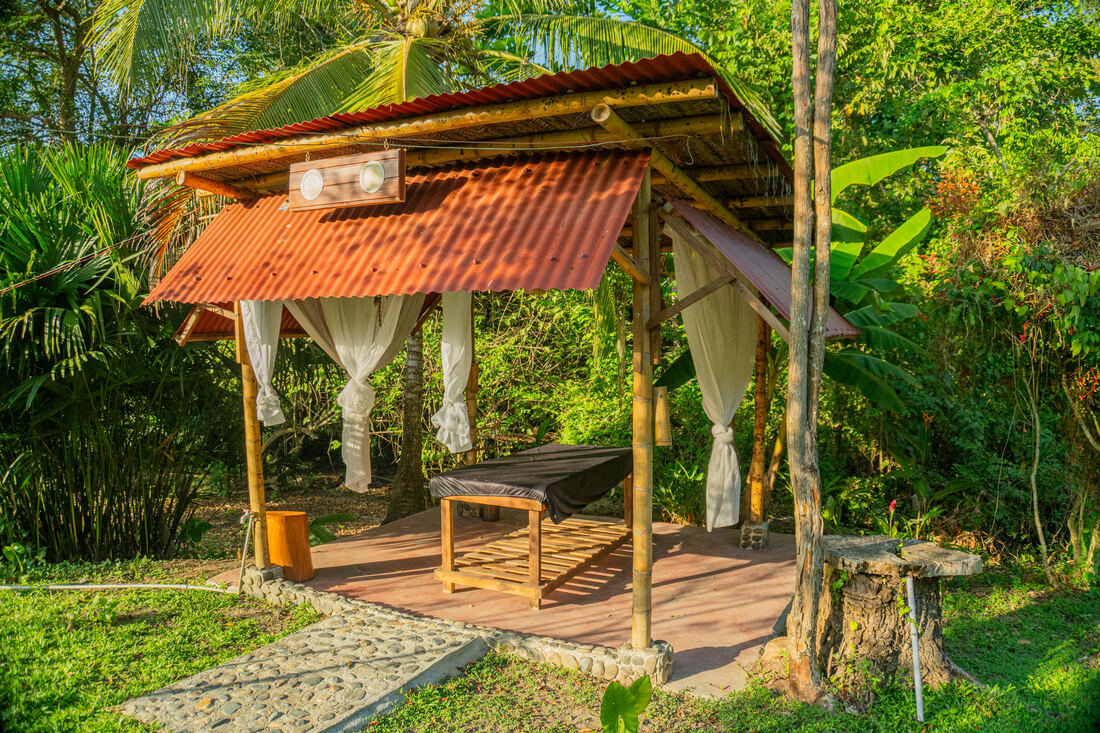 Piscina de conjunto hotelero