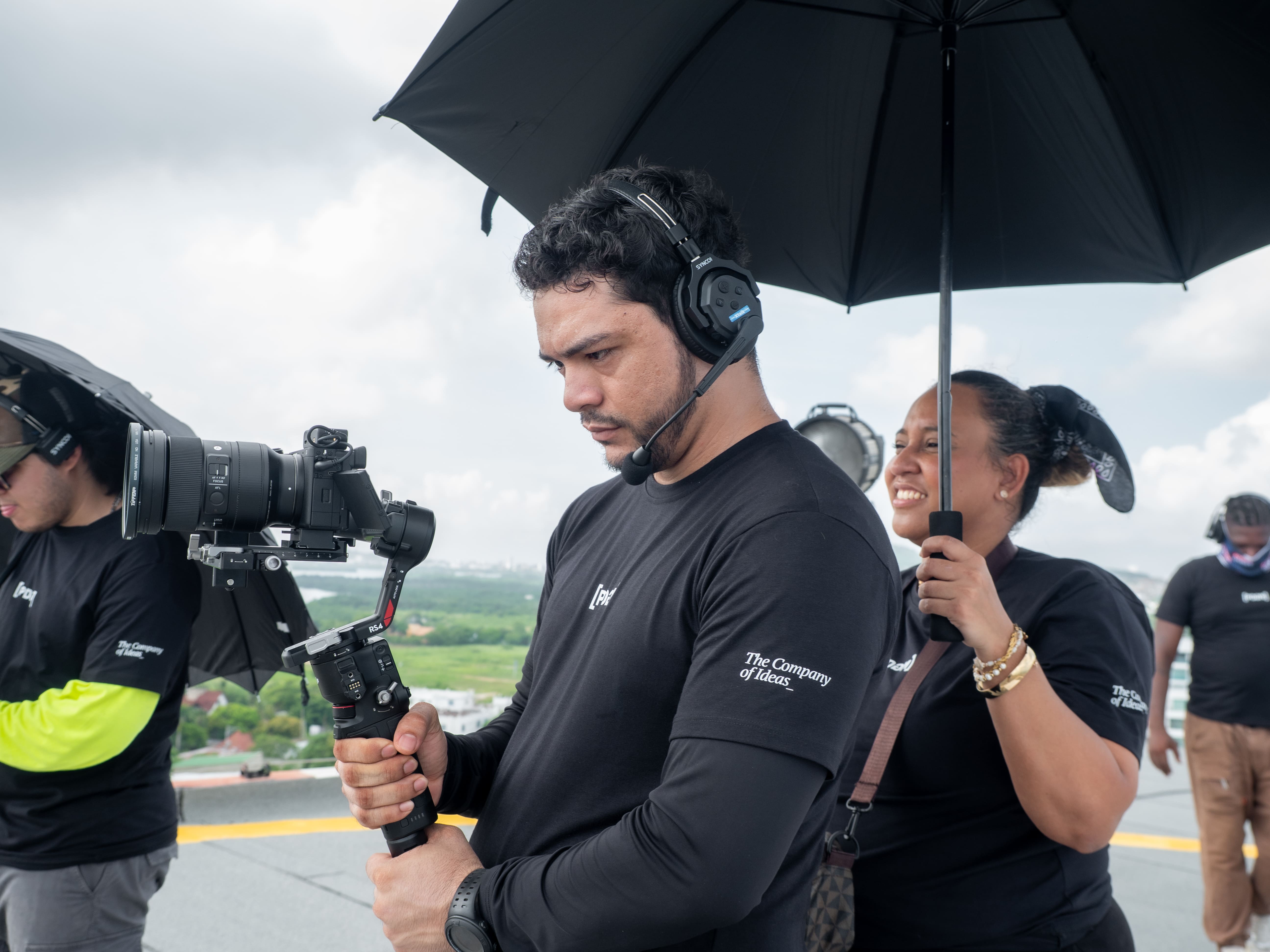 Producción audiovisual — cámara en locación